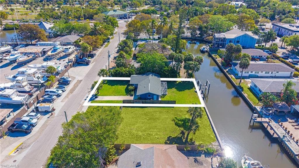 2772 Bayview DR-13