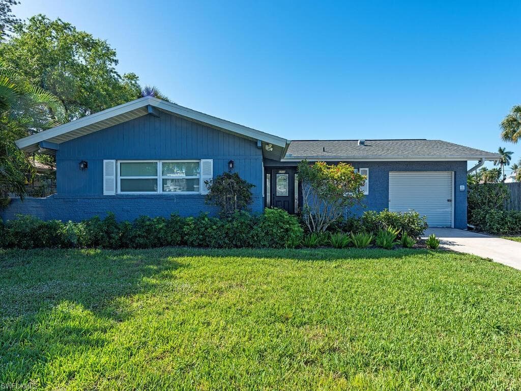 2772 Bayview DR-1