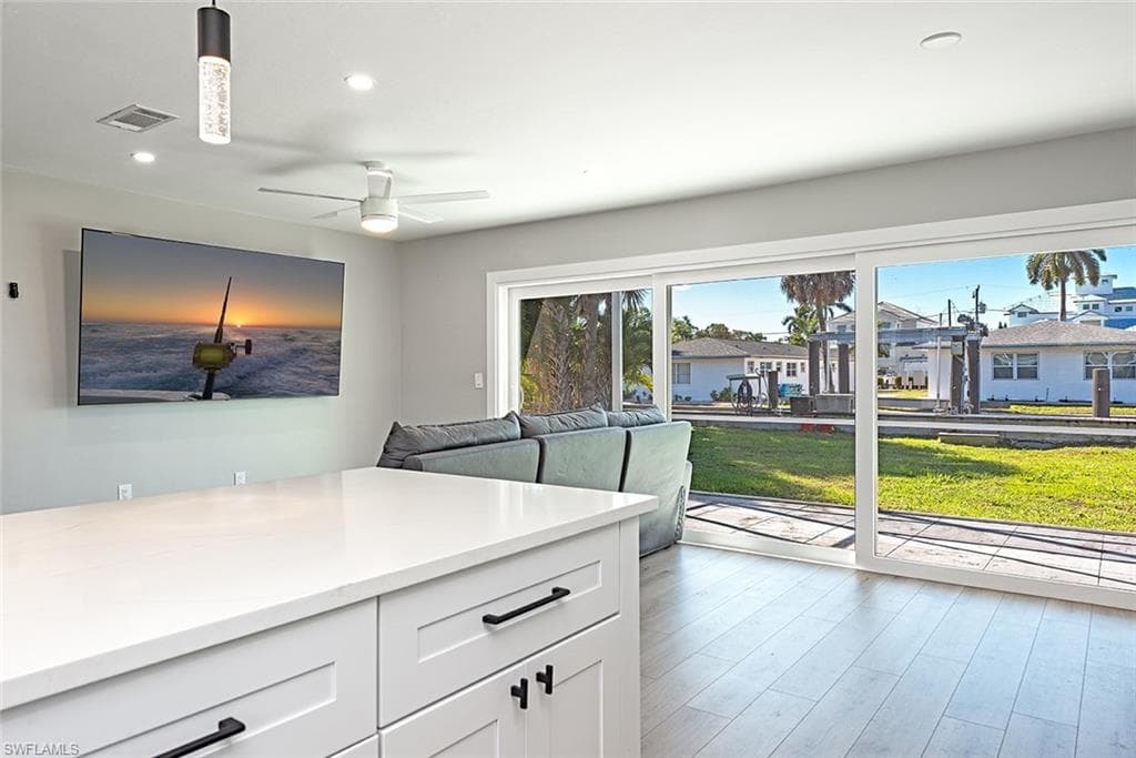 2772 Bayview DR-5