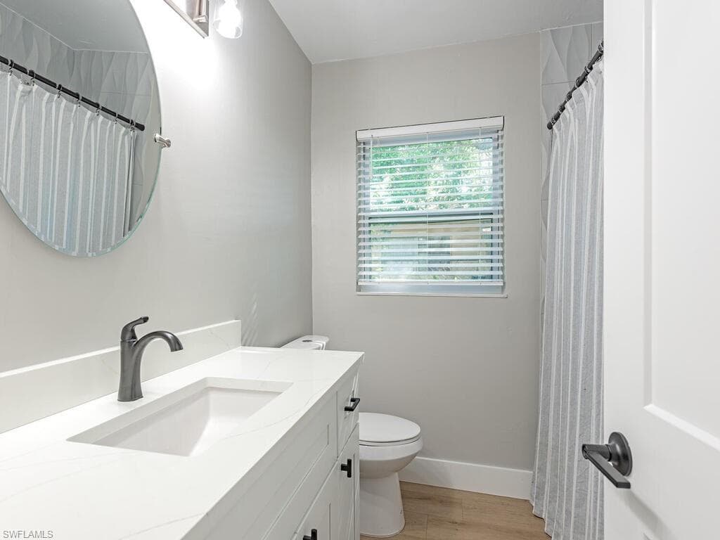 2772 Bayview DR-9