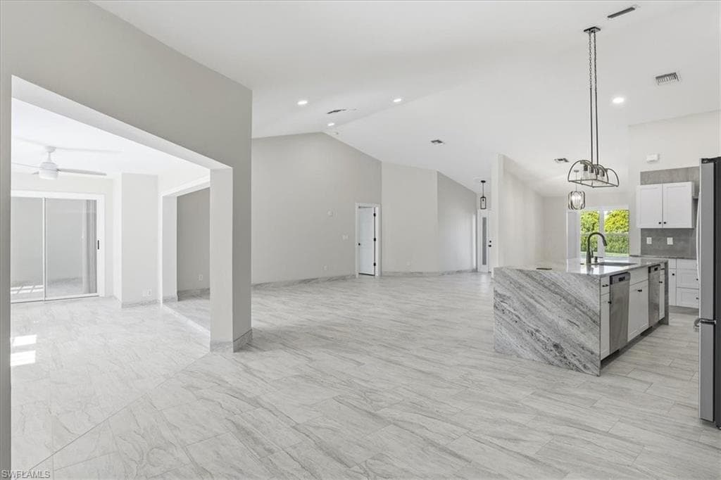 10225 Boca CIR-7