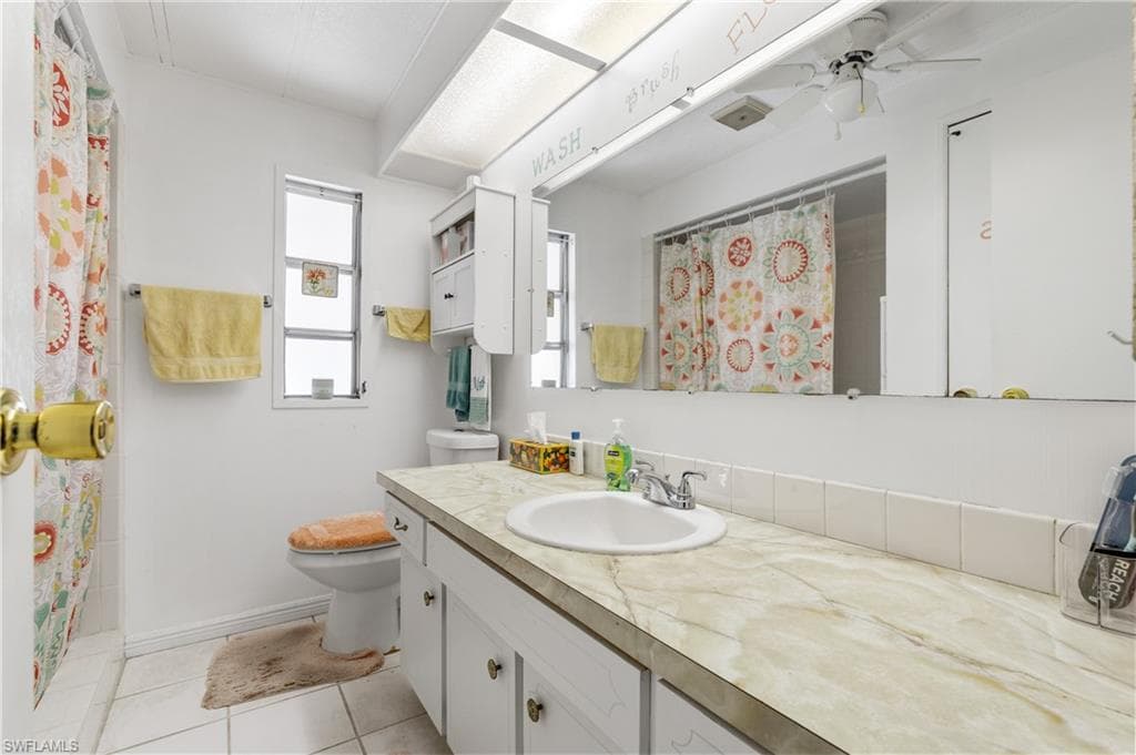 3373 Rainbow LN-27