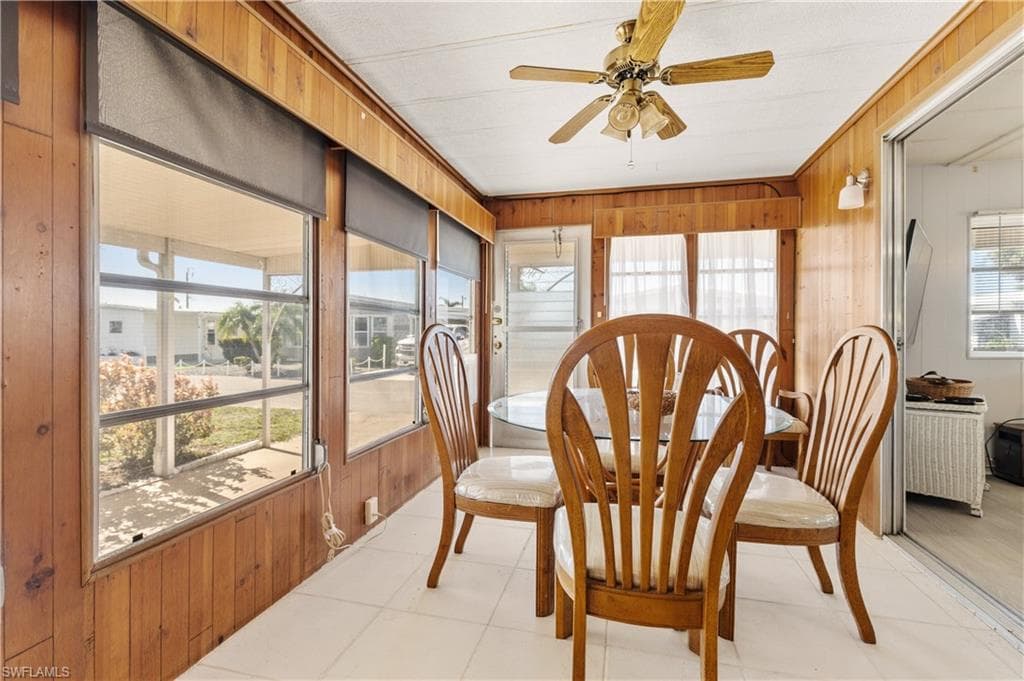 3373 Rainbow LN-16
