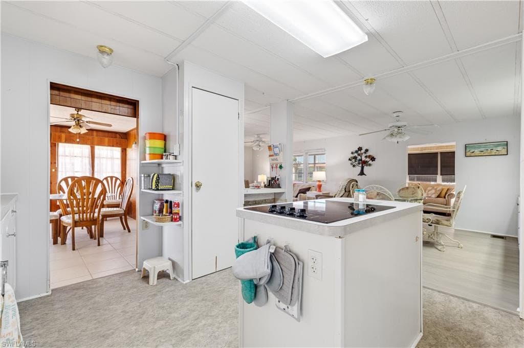 3373 Rainbow LN-12