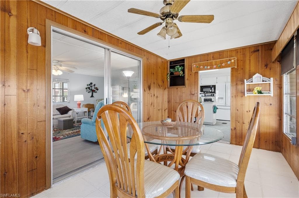 3373 Rainbow LN-15