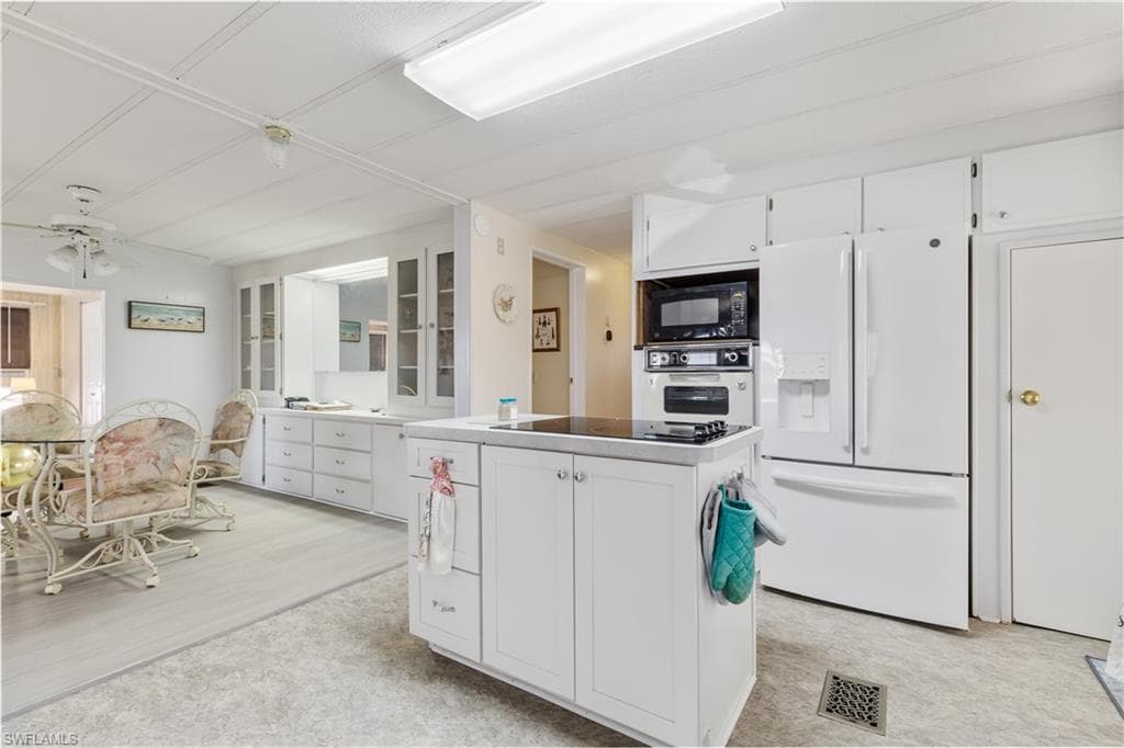 3373 Rainbow LN-11