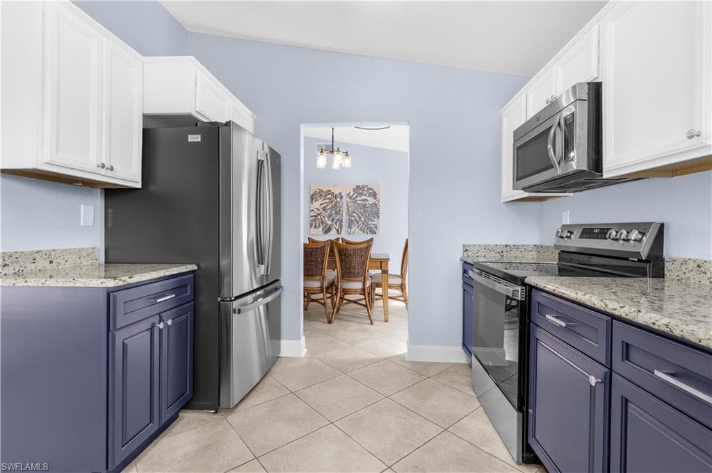 6487 Royal Woods DR-17