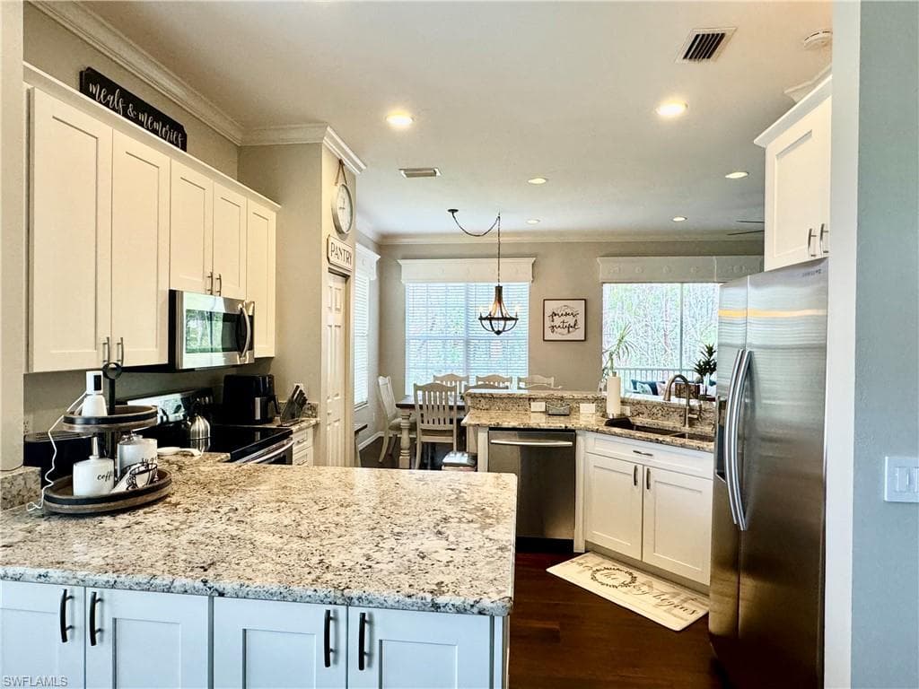 1061 Egrets Walk CIR 201-5