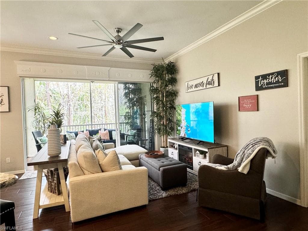 1061 Egrets Walk CIR 201-8