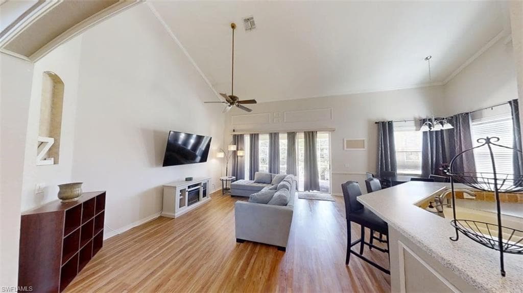 138 Burnt Pine DR-2
