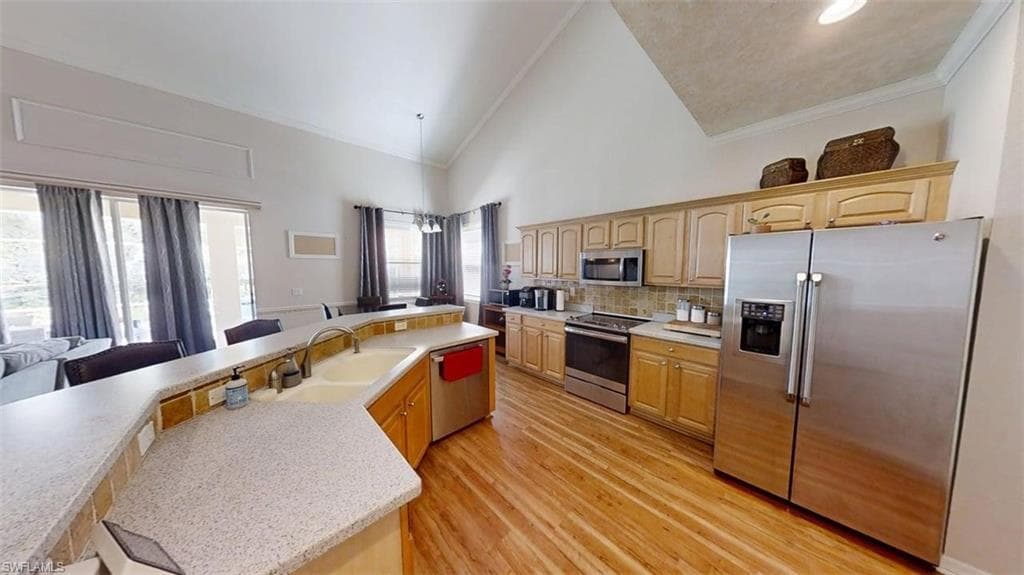 138 Burnt Pine DR-7