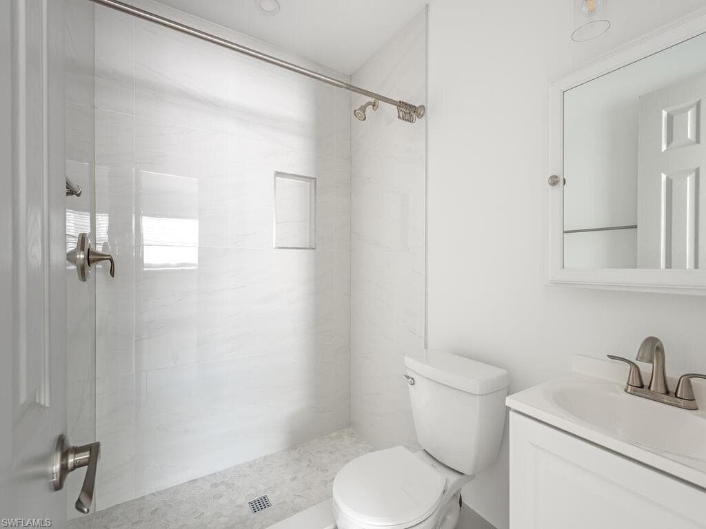 2836 Bayview DR-7