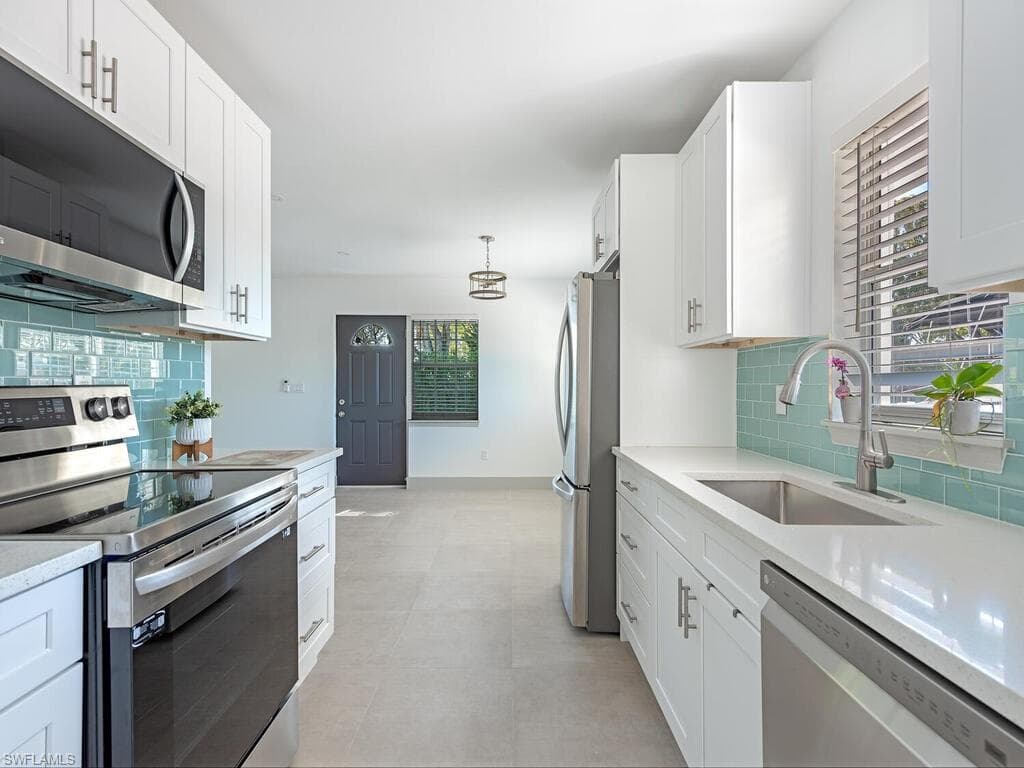 2836 Bayview DR-4