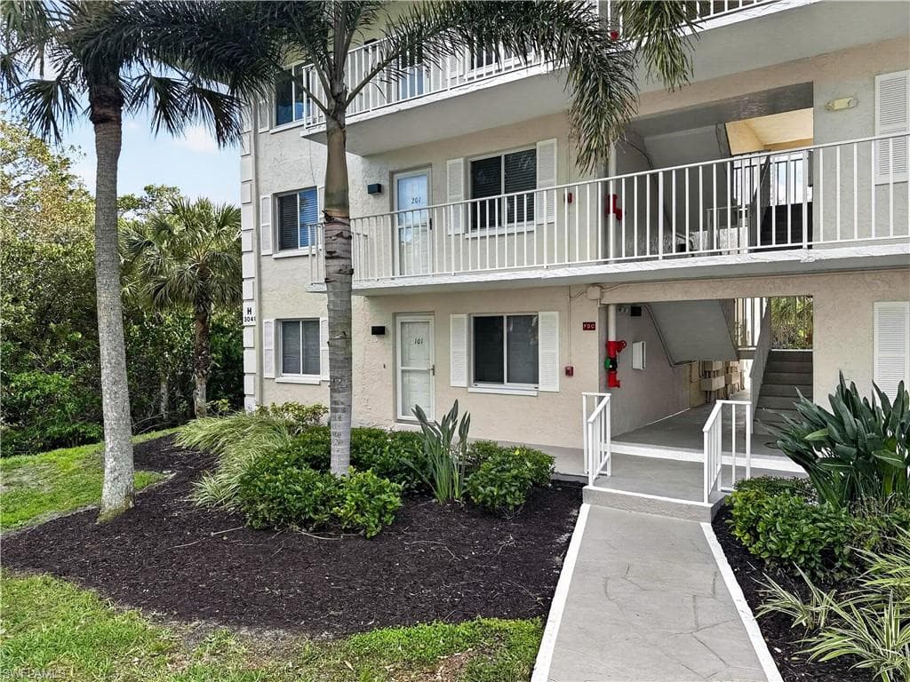 3041 Sandpiper Bay CIR H201-1