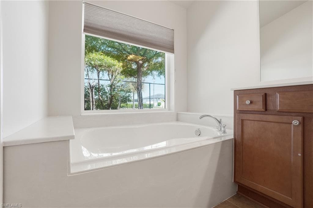 2457 Sutherland CT-14
