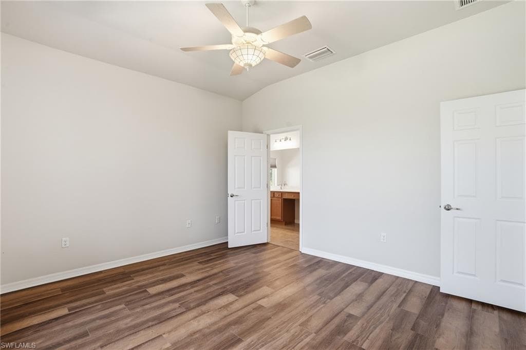 2457 Sutherland CT-11