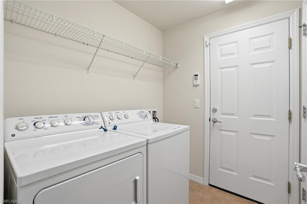 2457 Sutherland CT-21