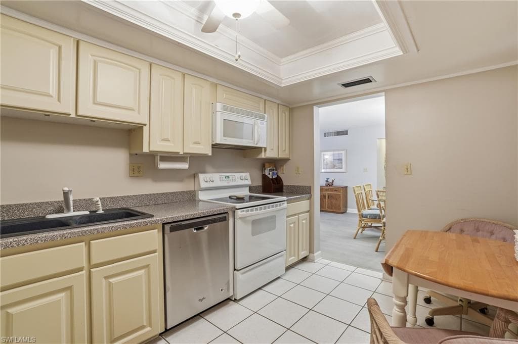 7146 Estero BLVD PH14-9