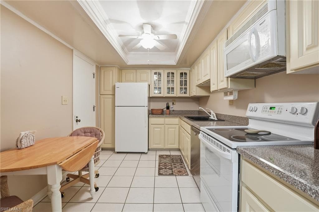 7146 Estero BLVD PH14-10