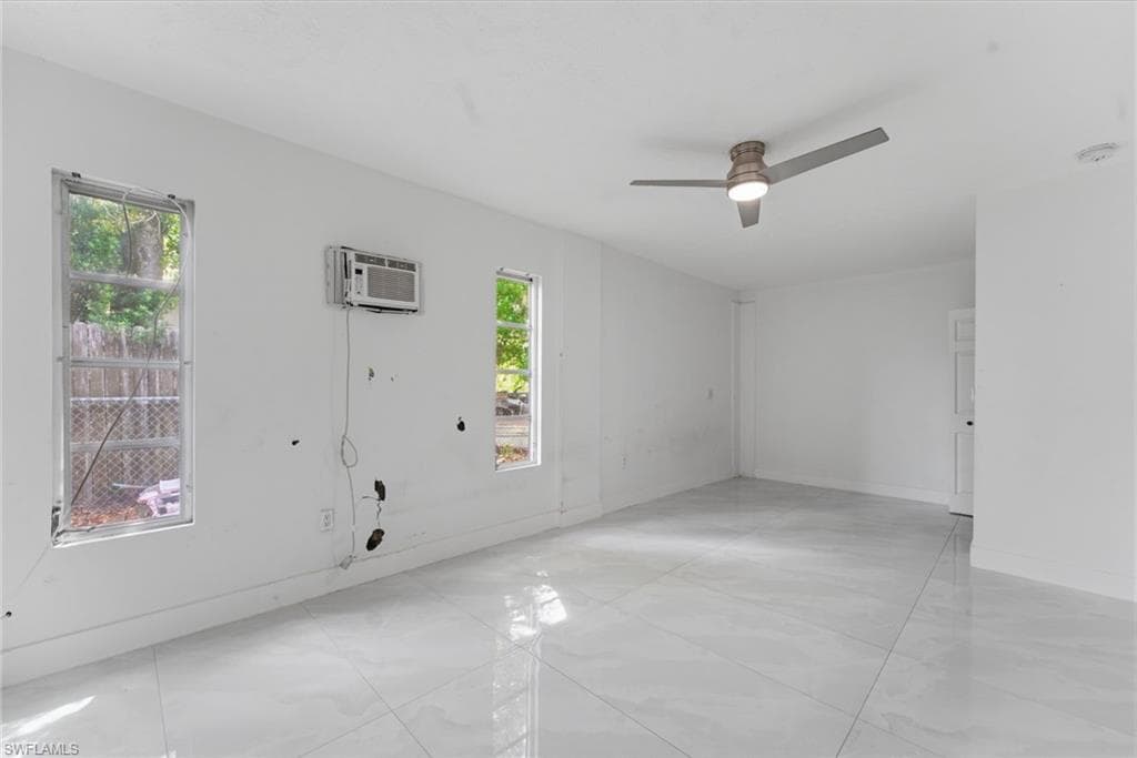 1637 Winkler AVE-27