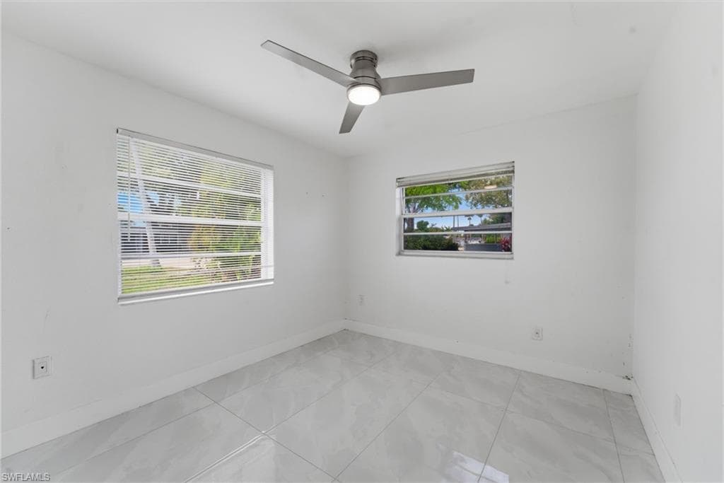 1637 Winkler AVE-16