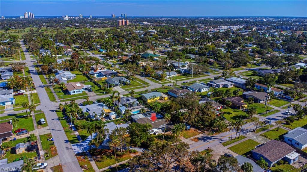 1637 Winkler AVE-36