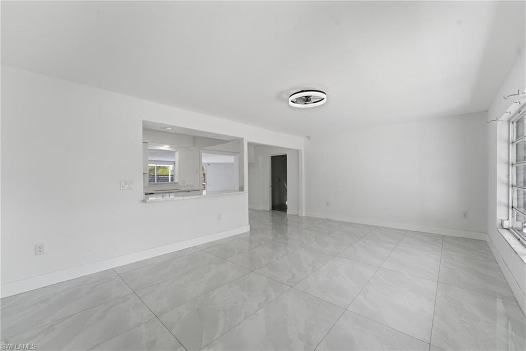 1637 Winkler AVE-5