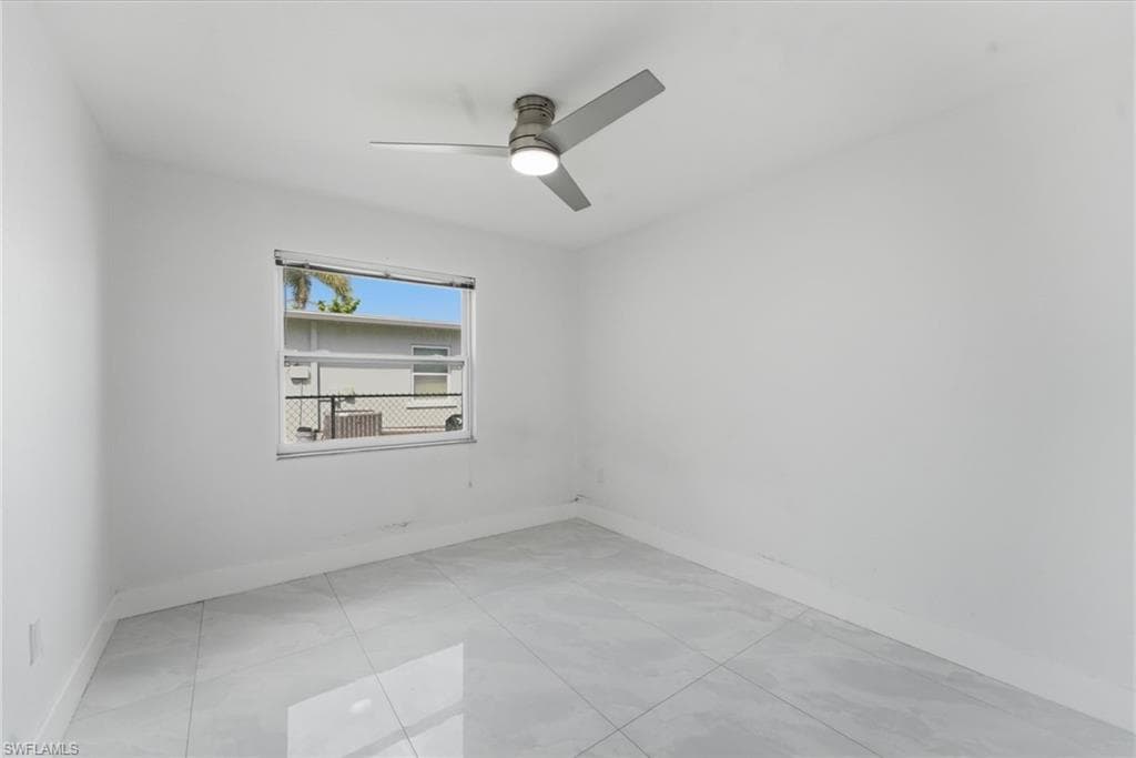 1637 Winkler AVE-20
