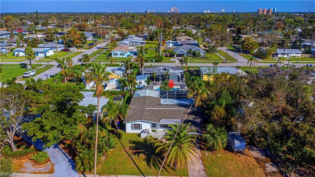 1637 Winkler AVE-37