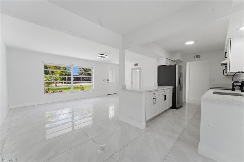 1637 Winkler AVE-11