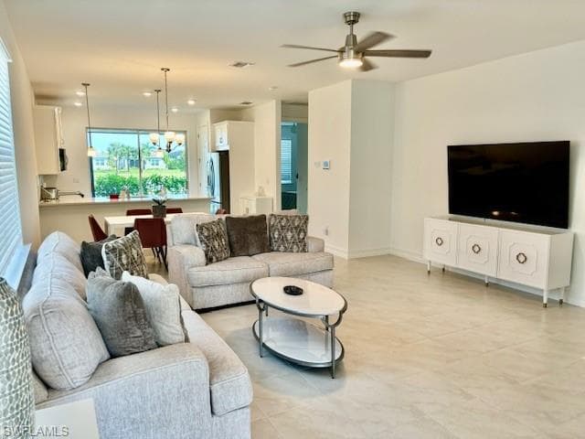28318 CAPTIVA SHELL LOOP-3
