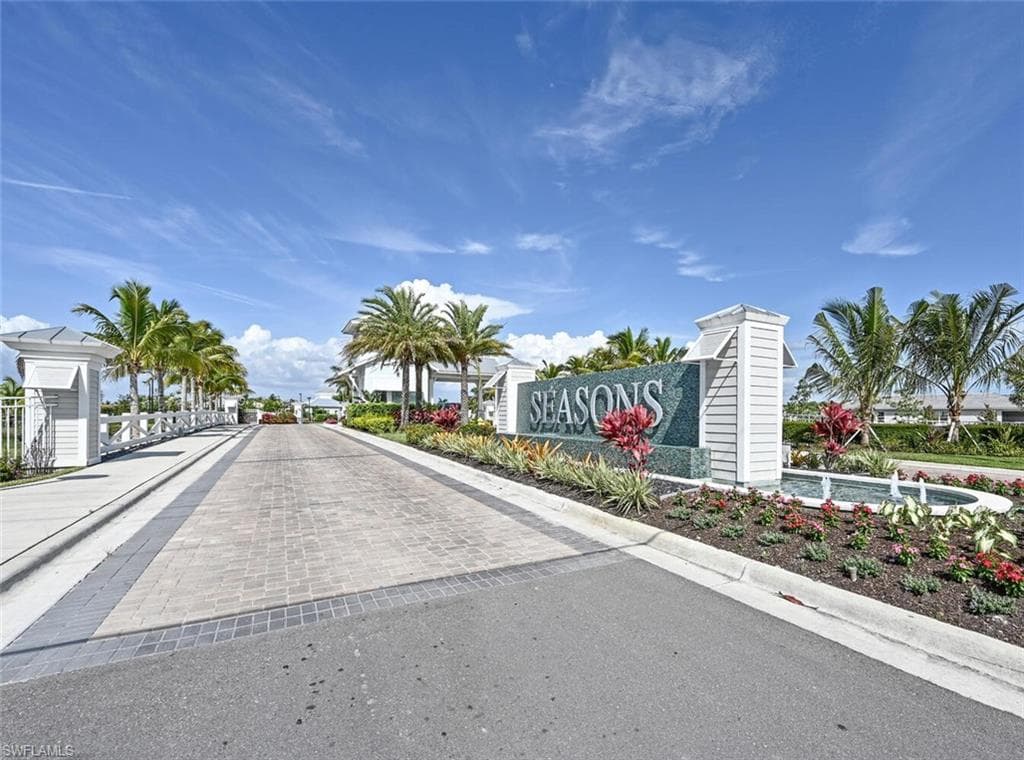 28318 CAPTIVA SHELL LOOP-36