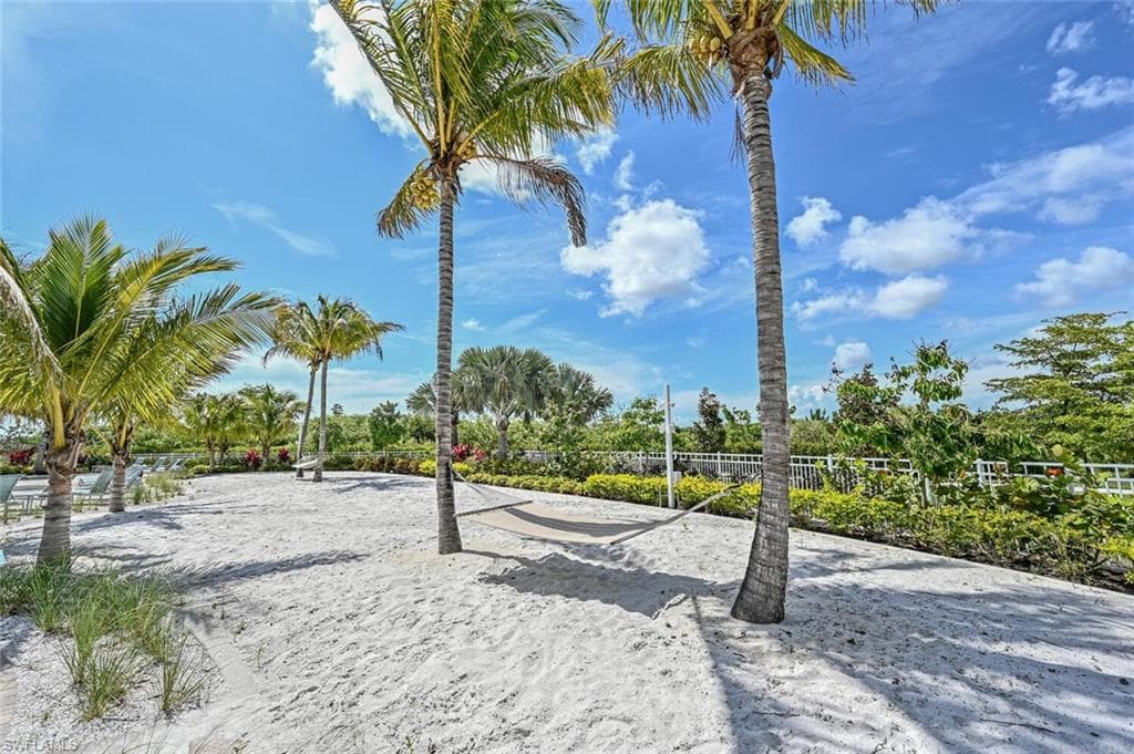 28318 CAPTIVA SHELL LOOP-32