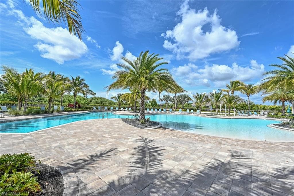 28318 CAPTIVA SHELL LOOP-30