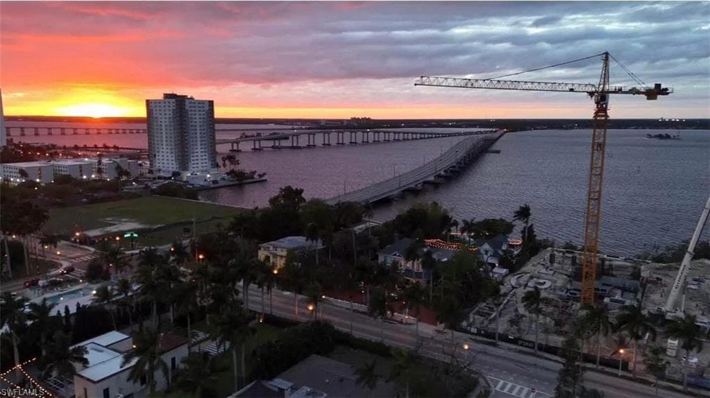 2583 1st ST 1301-1