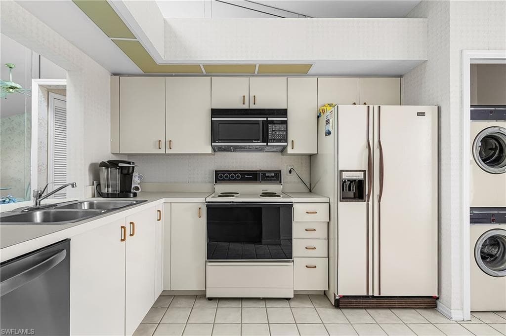4620 SE 5th PL 206-8