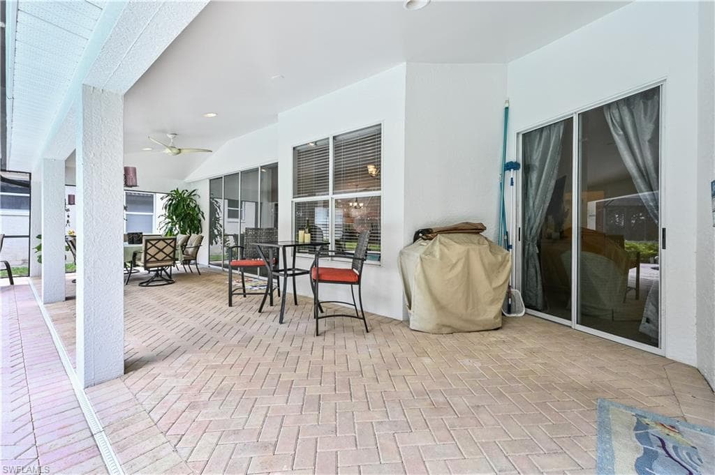 6453 Autumn Woods BLVD-16