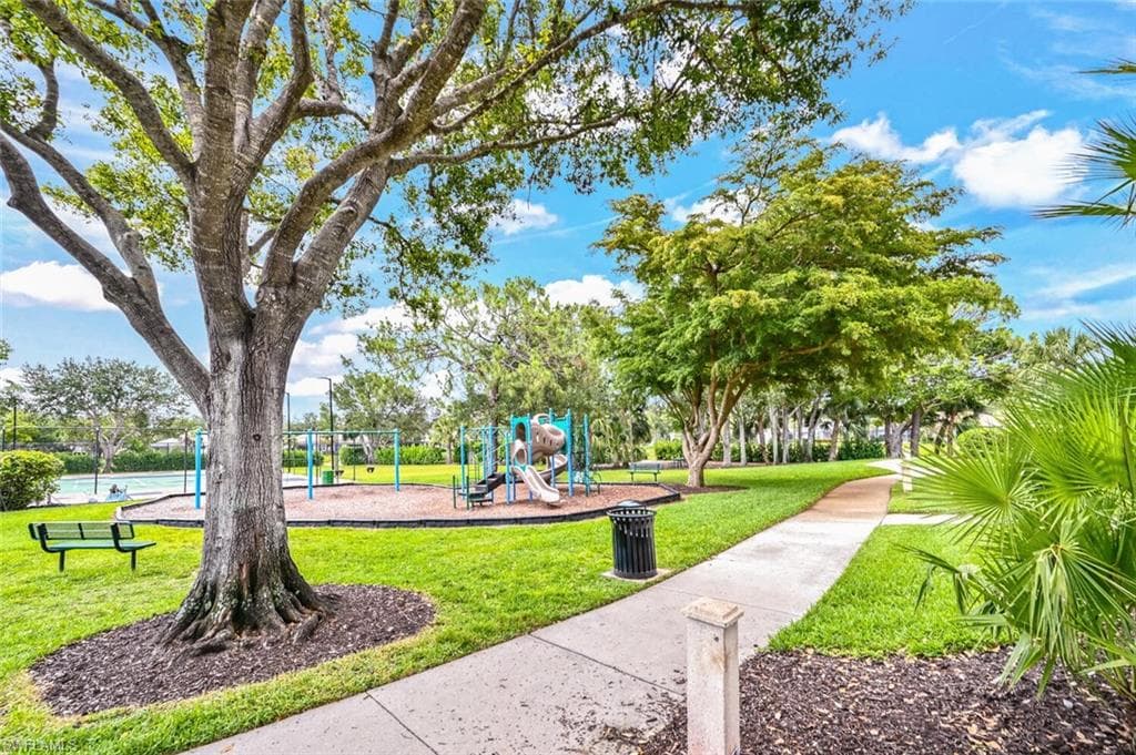 6453 Autumn Woods BLVD-36
