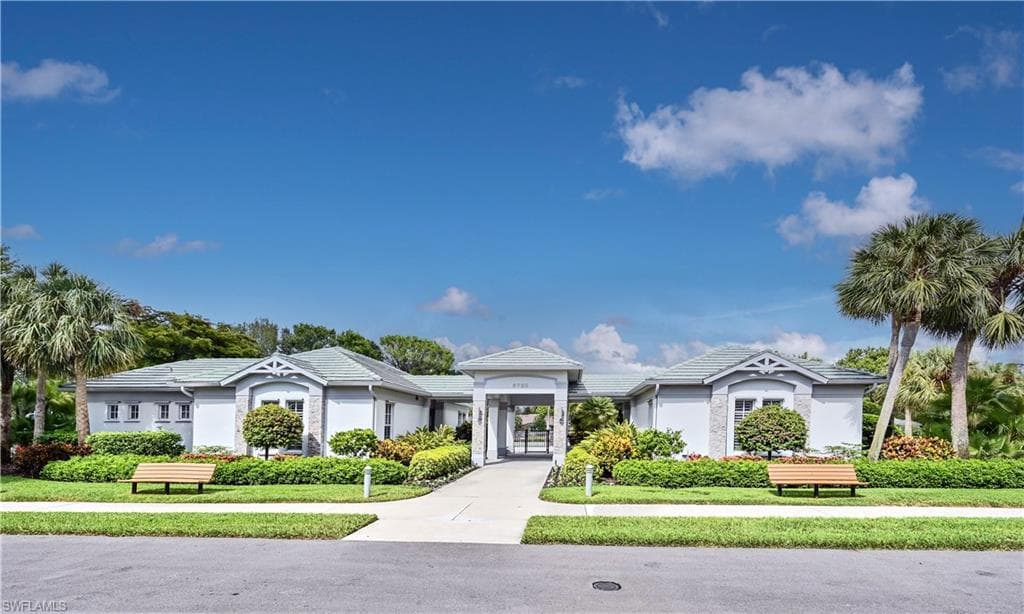 6453 Autumn Woods BLVD-30