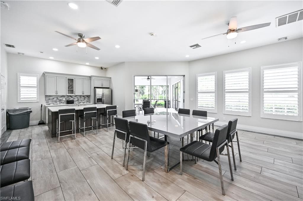 6453 Autumn Woods BLVD-34
