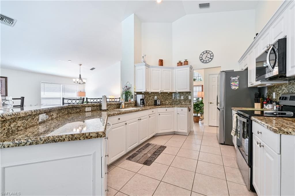 6453 Autumn Woods BLVD-10