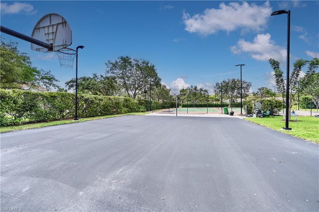 6453 Autumn Woods BLVD-37