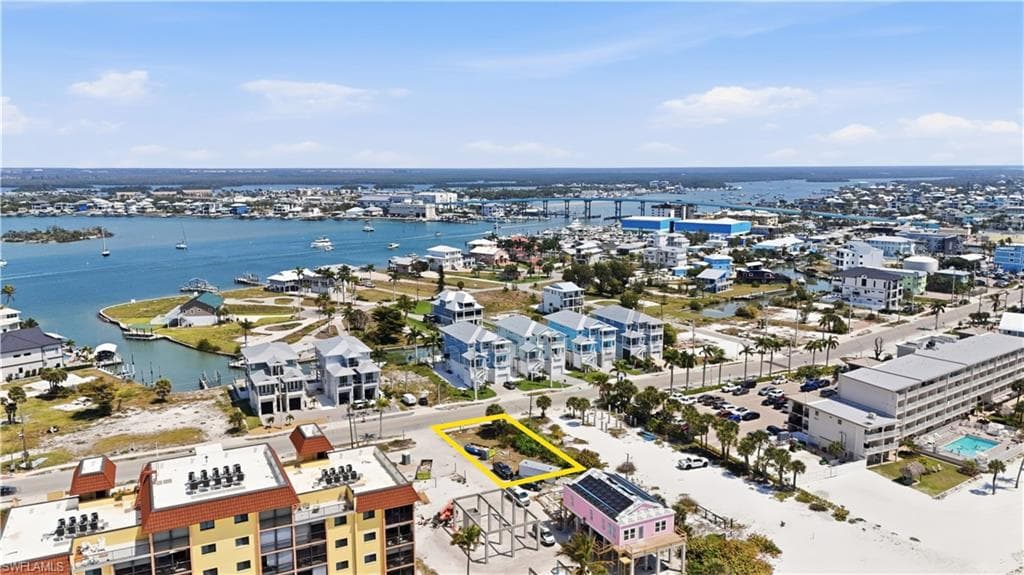 626 Estero BLVD-13