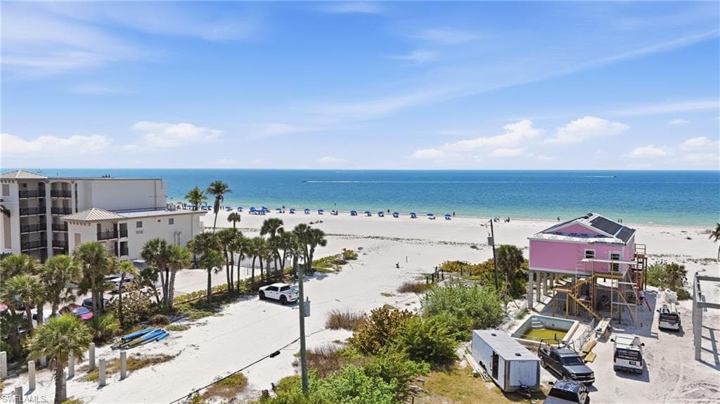 626 Estero BLVD-16