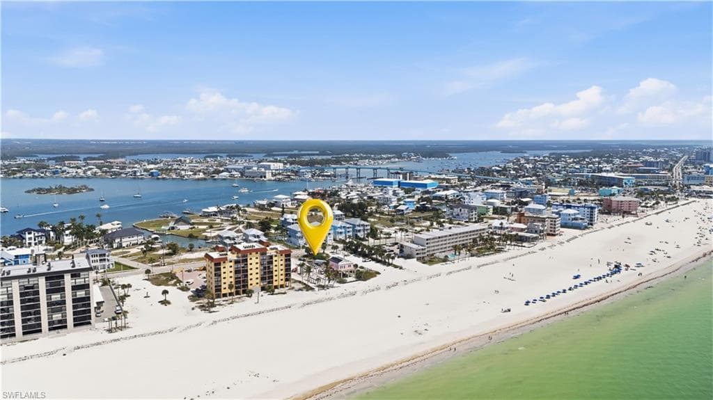 626 Estero BLVD-12