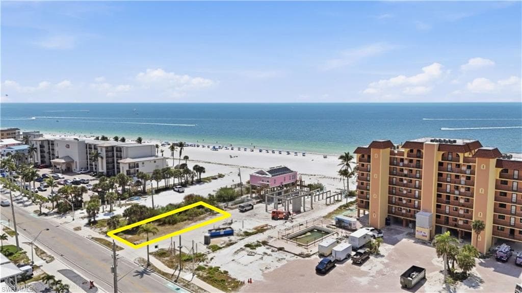 626 Estero BLVD-7
