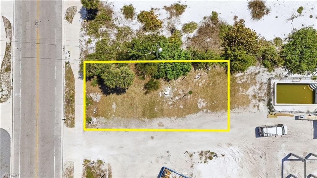 626 Estero BLVD-3