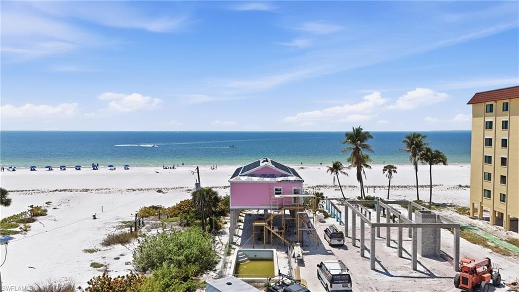626 Estero BLVD-14