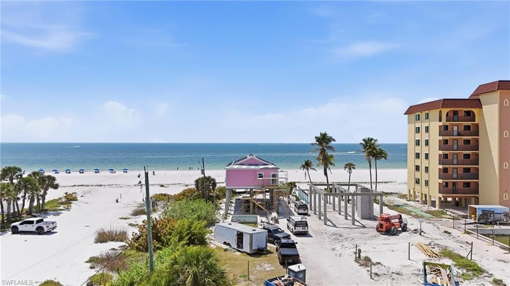 626 Estero BLVD-15