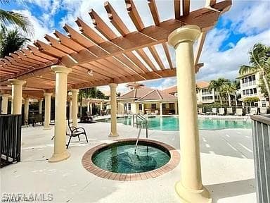 1141 Van Loon Commons CIR 102-16
